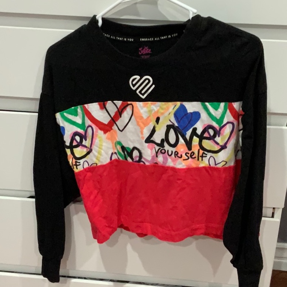 Selling M kids sweater from justice for $15
